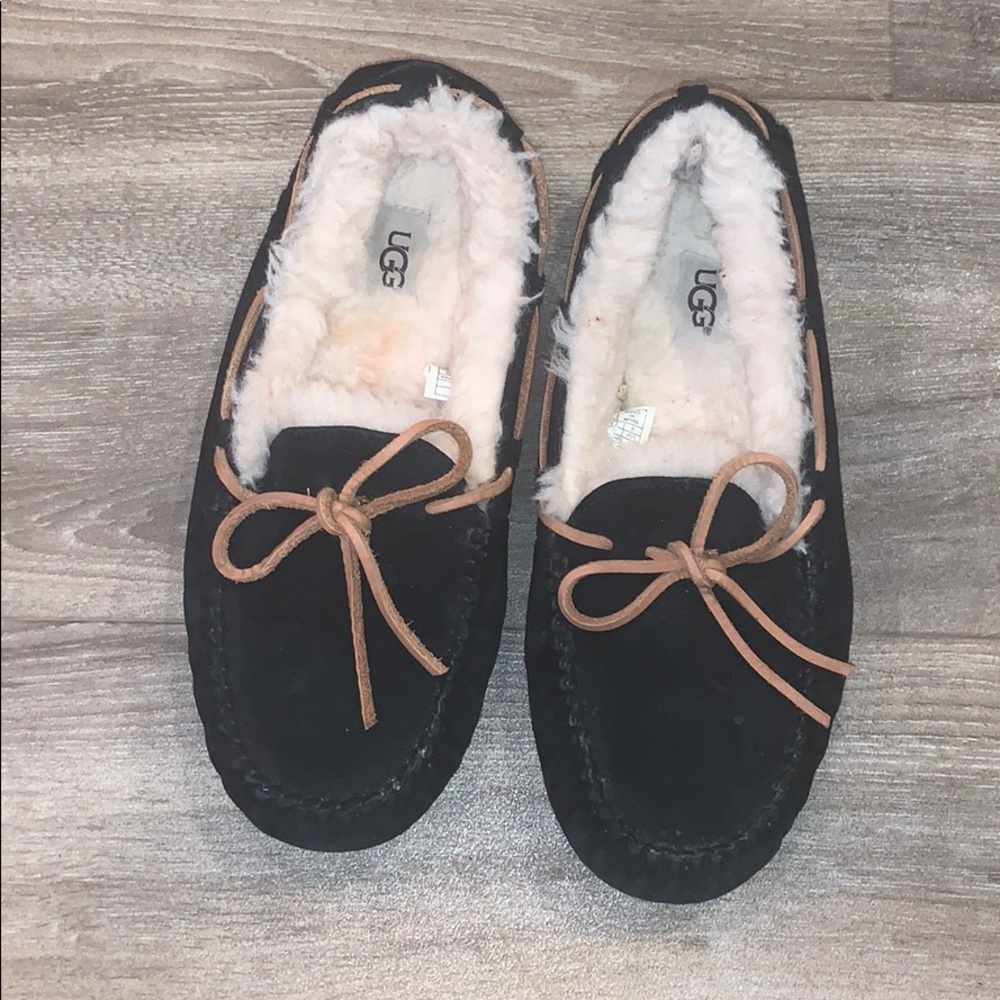 UGG DAKOTA SLIPPERS